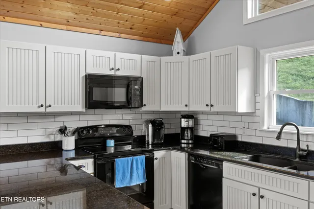 $1,250,000 | 121 Hidden Lane, La Follette, TN 37766