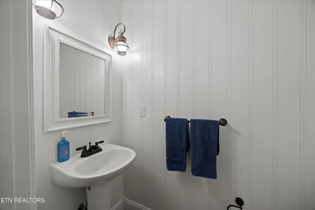 $1,250,000 | 121 Hidden Lane, La Follette, TN 37766