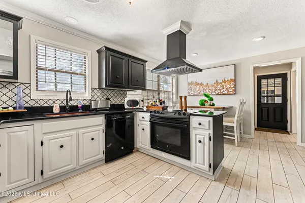 $310,000 | 231 Hickory Lane, Batesville, MS 38606