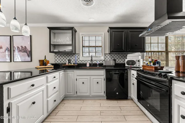 $310,000 | 231 Hickory Lane, Batesville, MS 38606