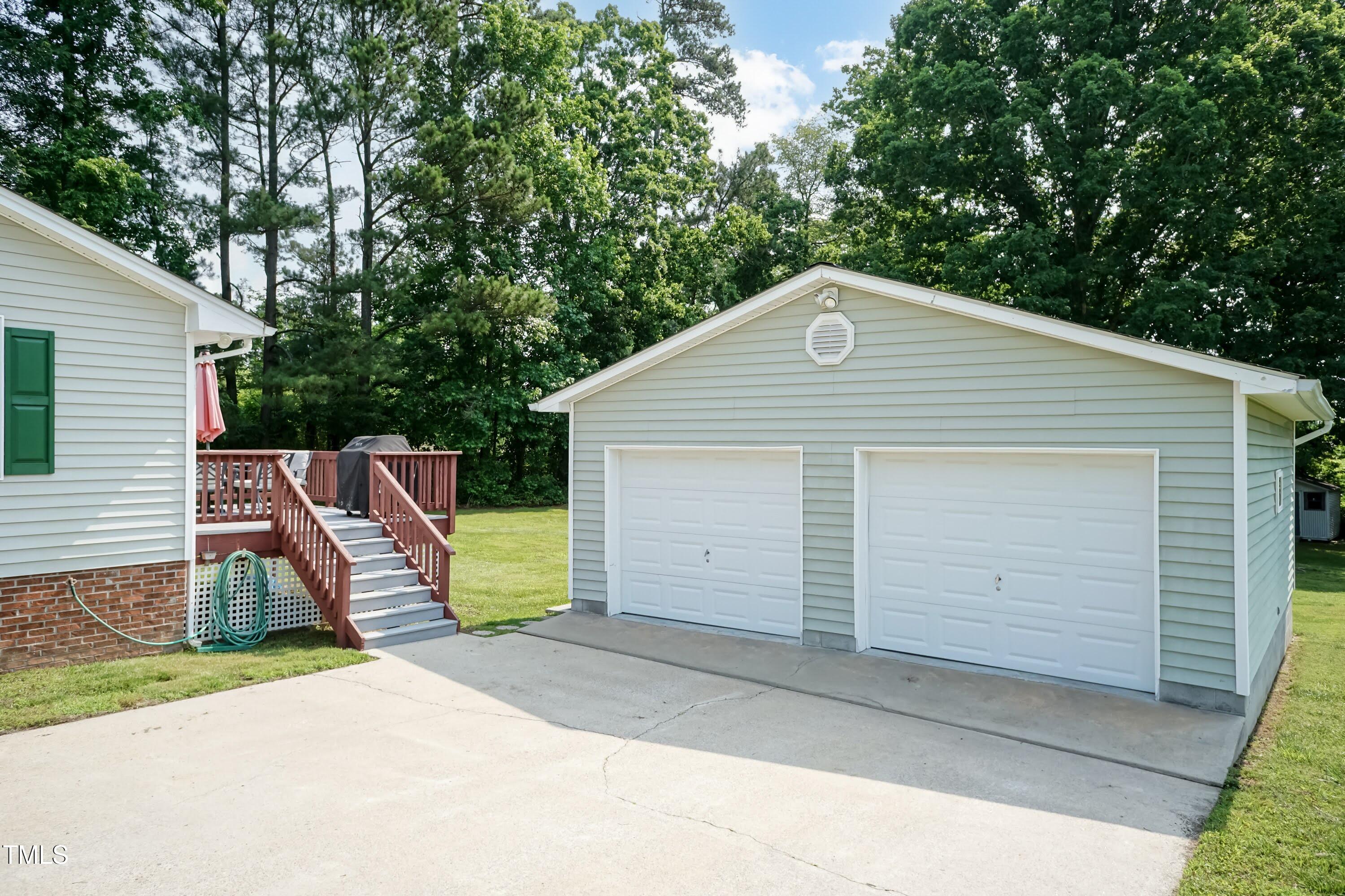 523 Edwards Road Henderson, NC 27537 - Photo 3 of 26 Garage 01