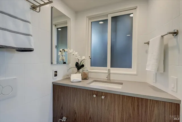 $1,747,000 | 11 Commodore Marina Mill Valley, Mill Valley, CA 94941