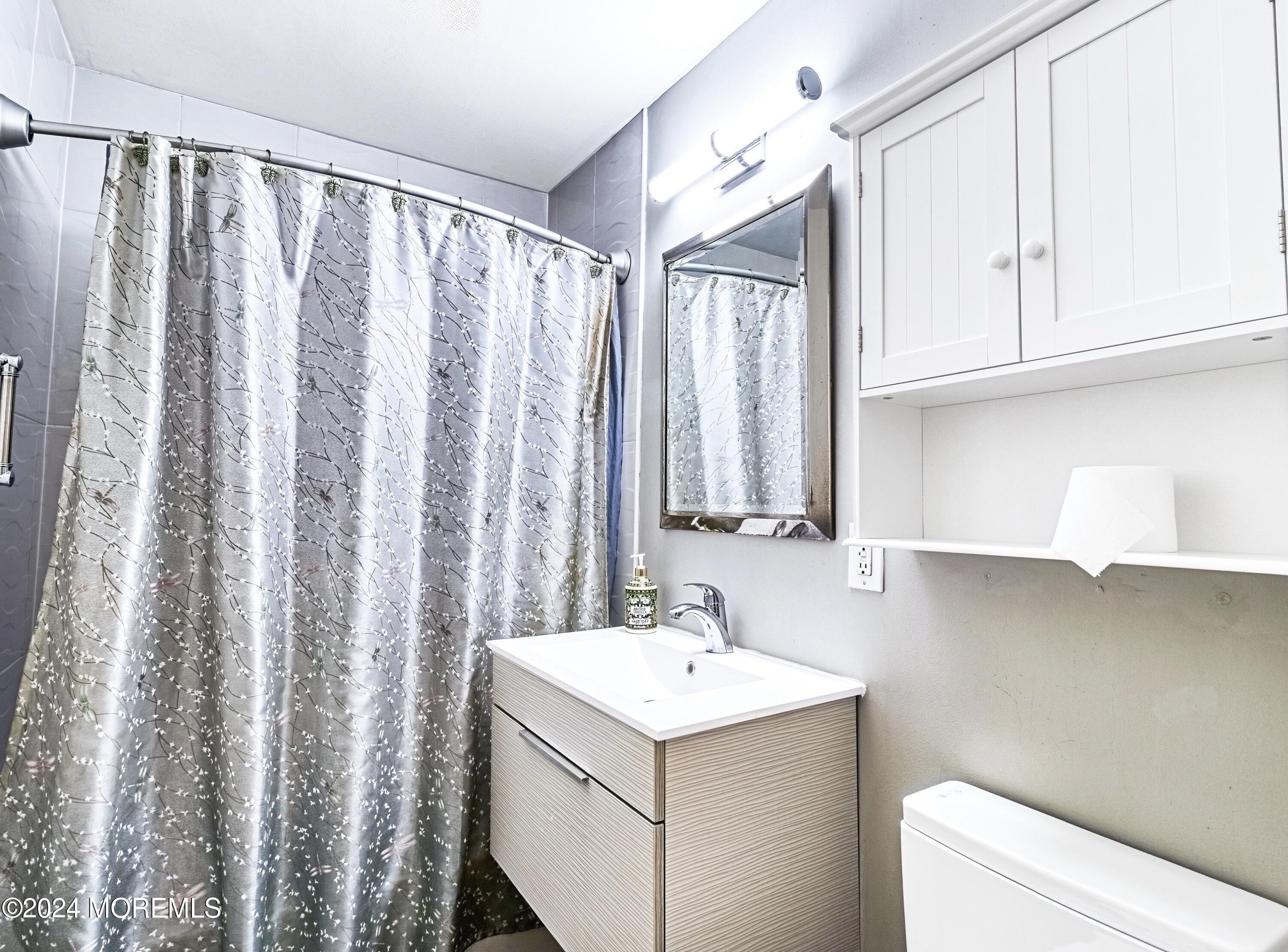 28 Riverside Avenue, Unit 1M Red Bank, NJ 07701 - Photo 12 of 35 17riversideave28