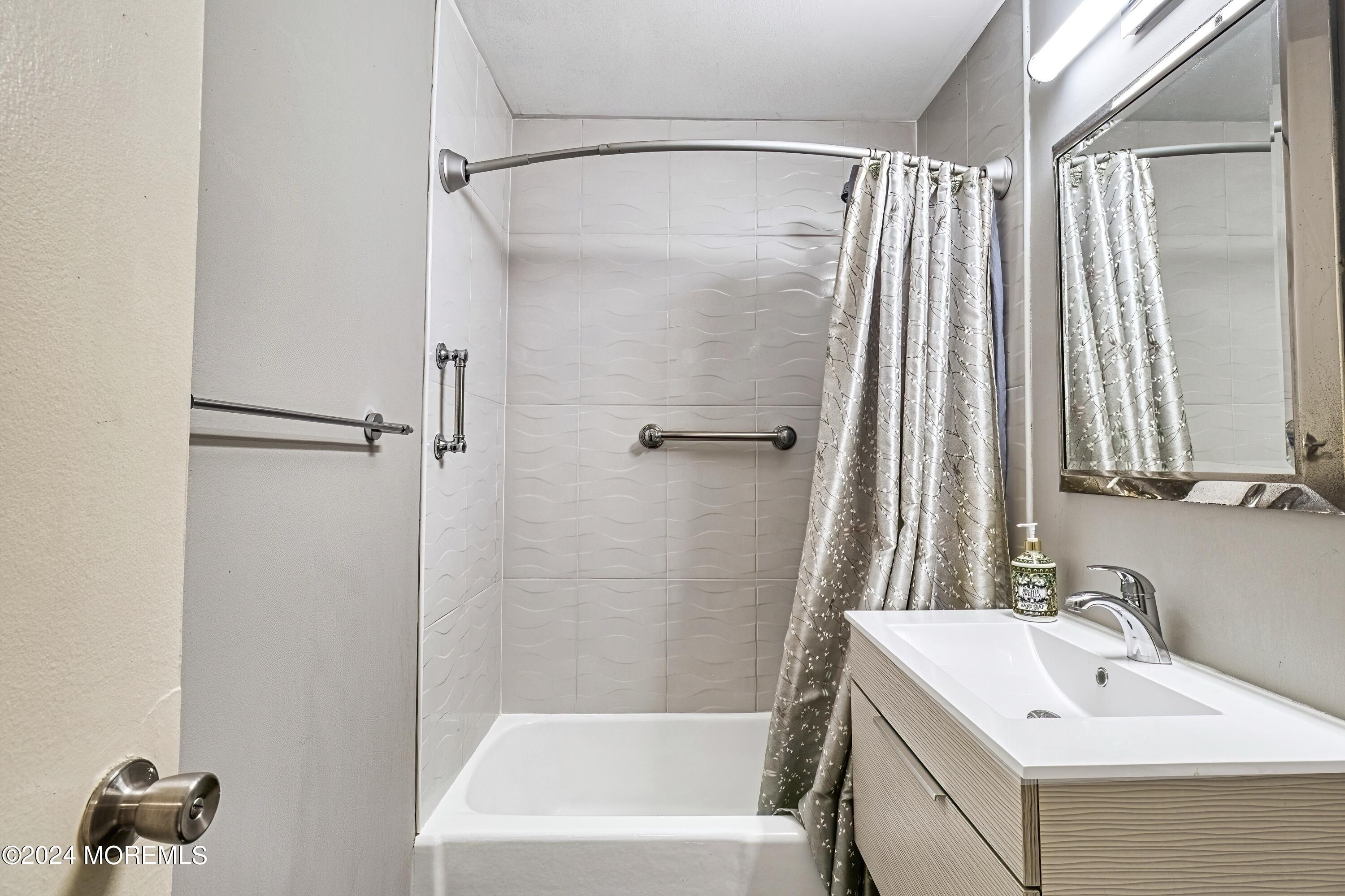 28 Riverside Avenue, Unit 1M Red Bank, NJ 07701 - Photo 13 of 35 18riversideave28