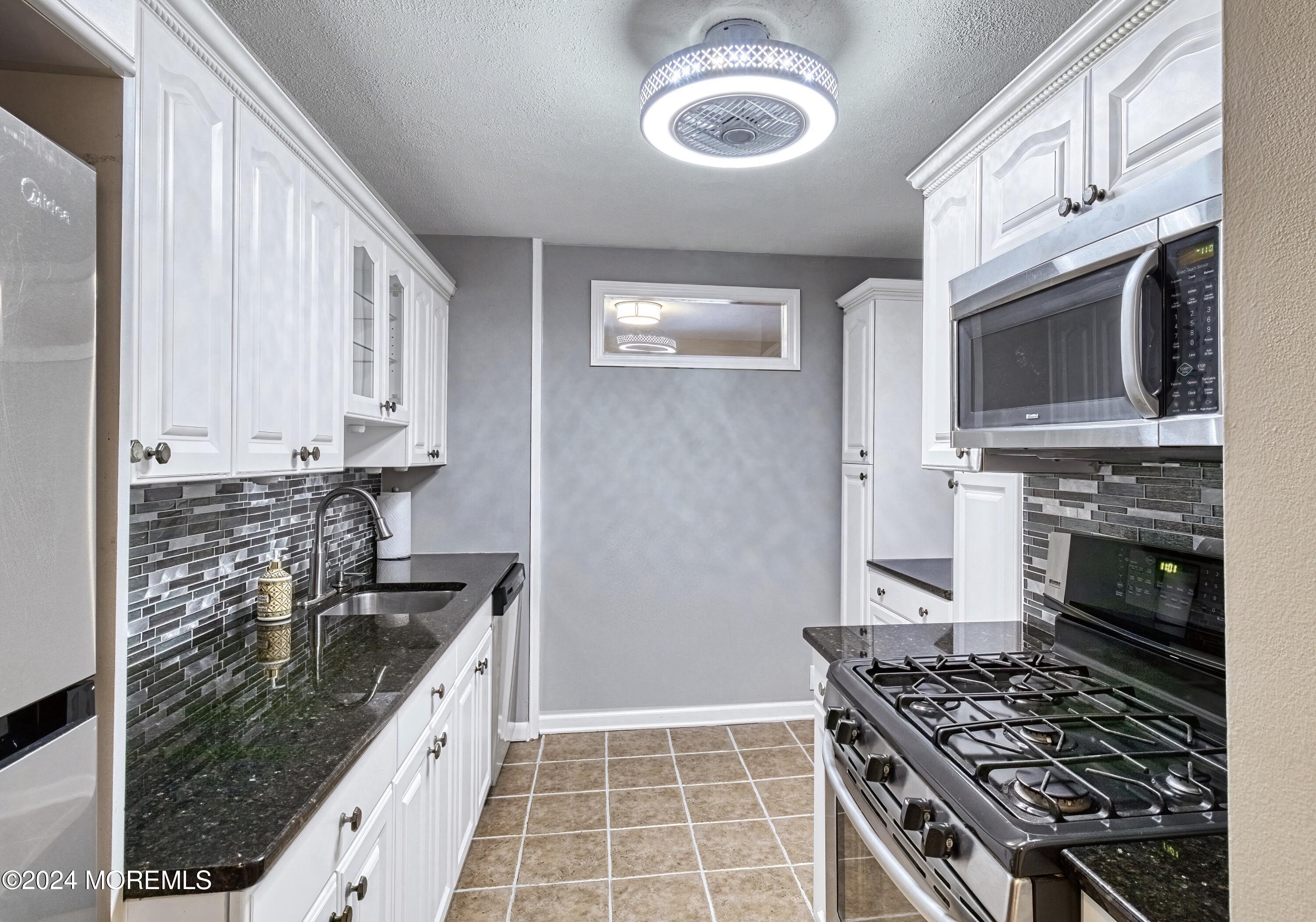 28 Riverside Avenue, Unit 1M Red Bank, NJ 07701 - Photo 15 of 35 20riversideave28