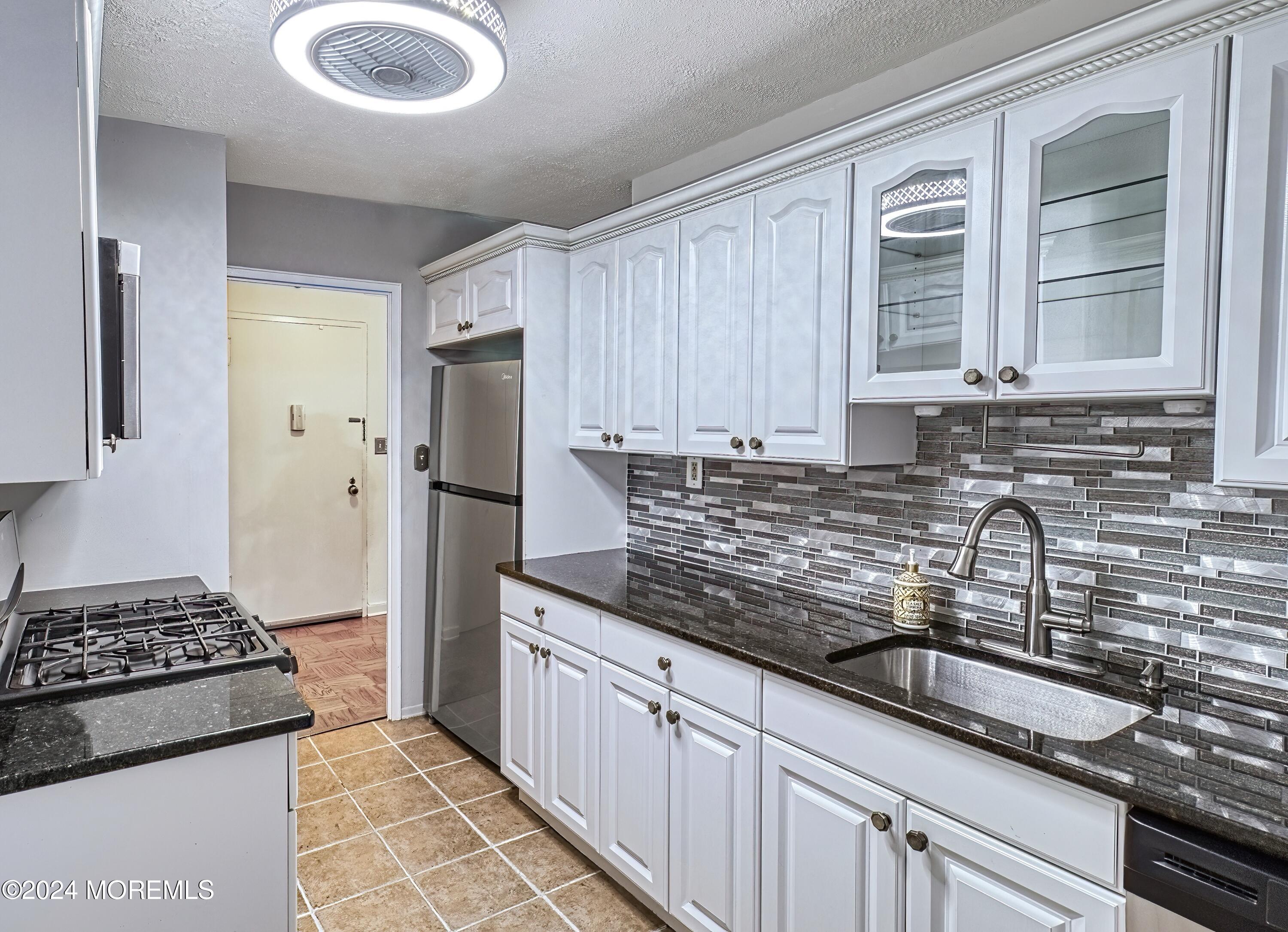 28 Riverside Avenue, Unit 1M Red Bank, NJ 07701 - Photo 16 of 35 22riversideave28