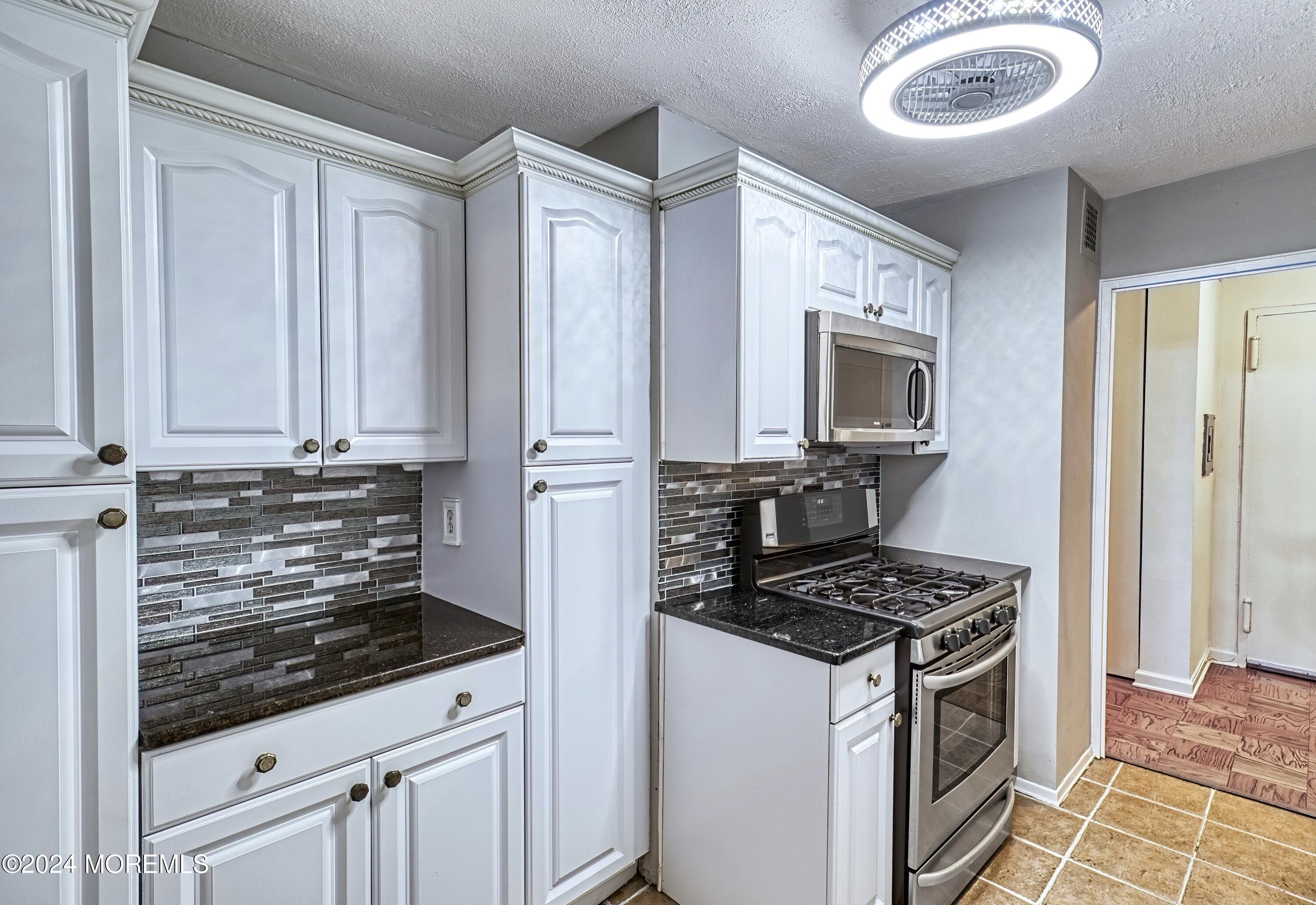 28 Riverside Avenue, Unit 1M Red Bank, NJ 07701 - Photo 17 of 35 23riversideave28