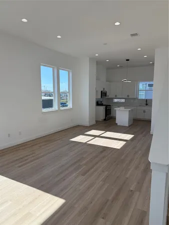 $2,400 | 6350 Culberson Street, Houston, TX 77021