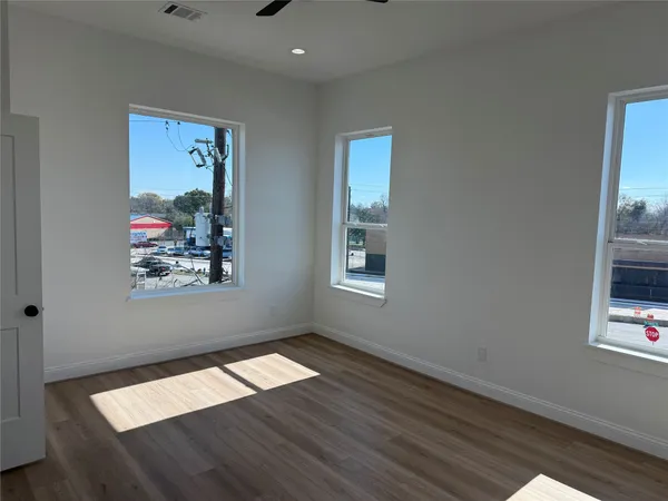 $2,400 | 6350 Culberson Street, Houston, TX 77021