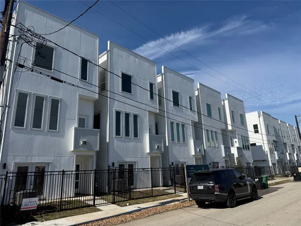 $2,400 | 6350 Culberson Street, Houston, TX 77021