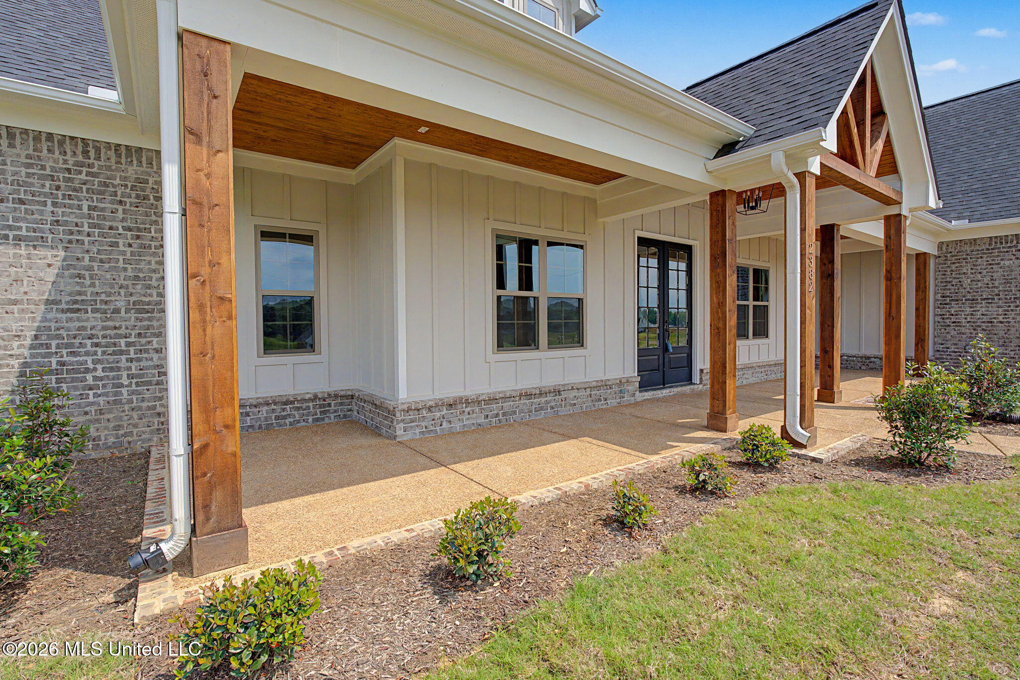 2382 Lauren Way Hernando, MS 38632 - Photo 4 of 33 Front Porch