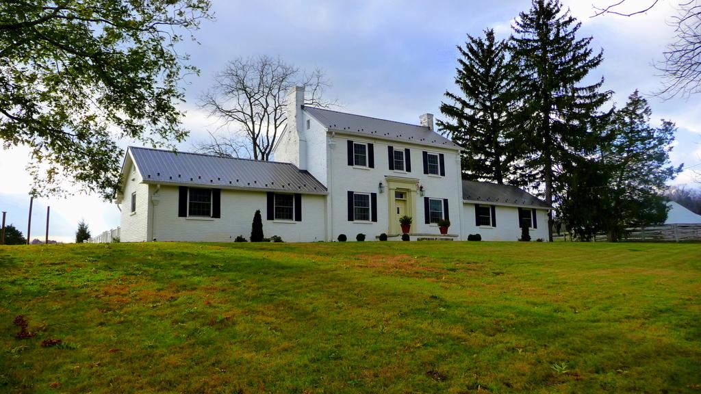 593 Black Magic Farm Road Buchanan, VA 24066 - Photo 1 of 33 Front