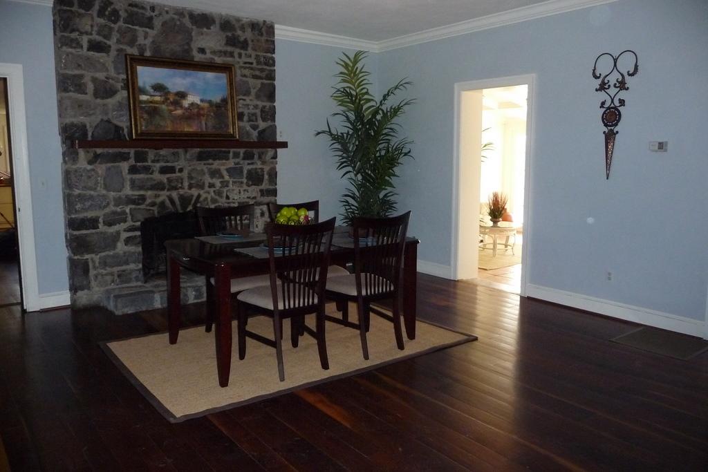 593 Black Magic Farm Road Buchanan, VA 24066 - Photo 11 of 33 Dining room
