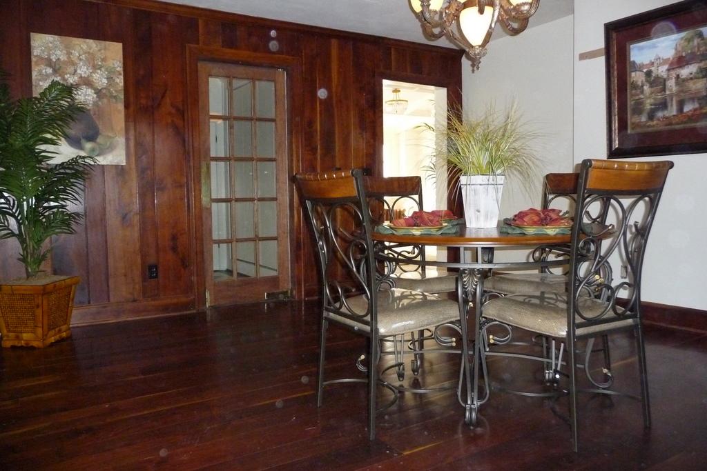 593 Black Magic Farm Road Buchanan, VA 24066 - Photo 16 of 33 Breakfast Area