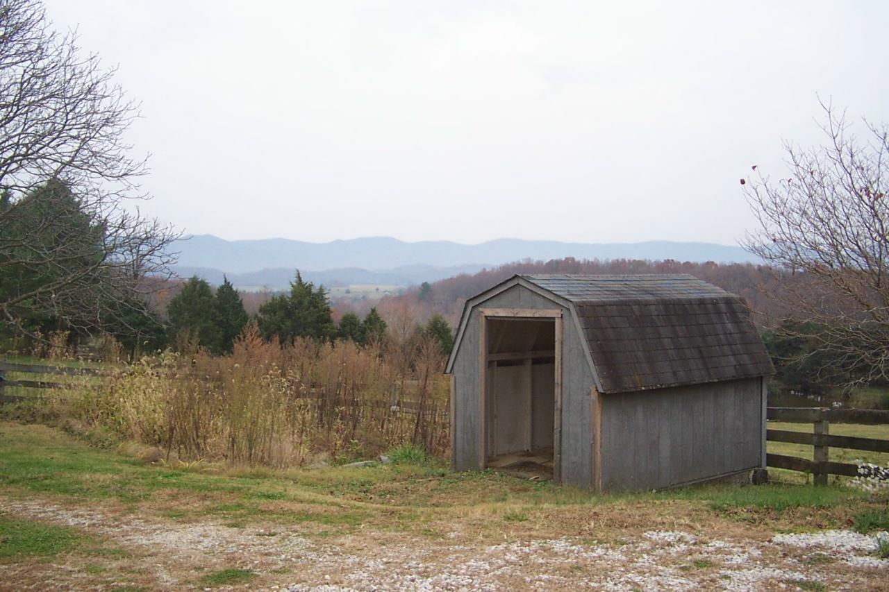 593 Black Magic Farm Road Buchanan, VA 24066 - Photo 20 of 33 storage shed