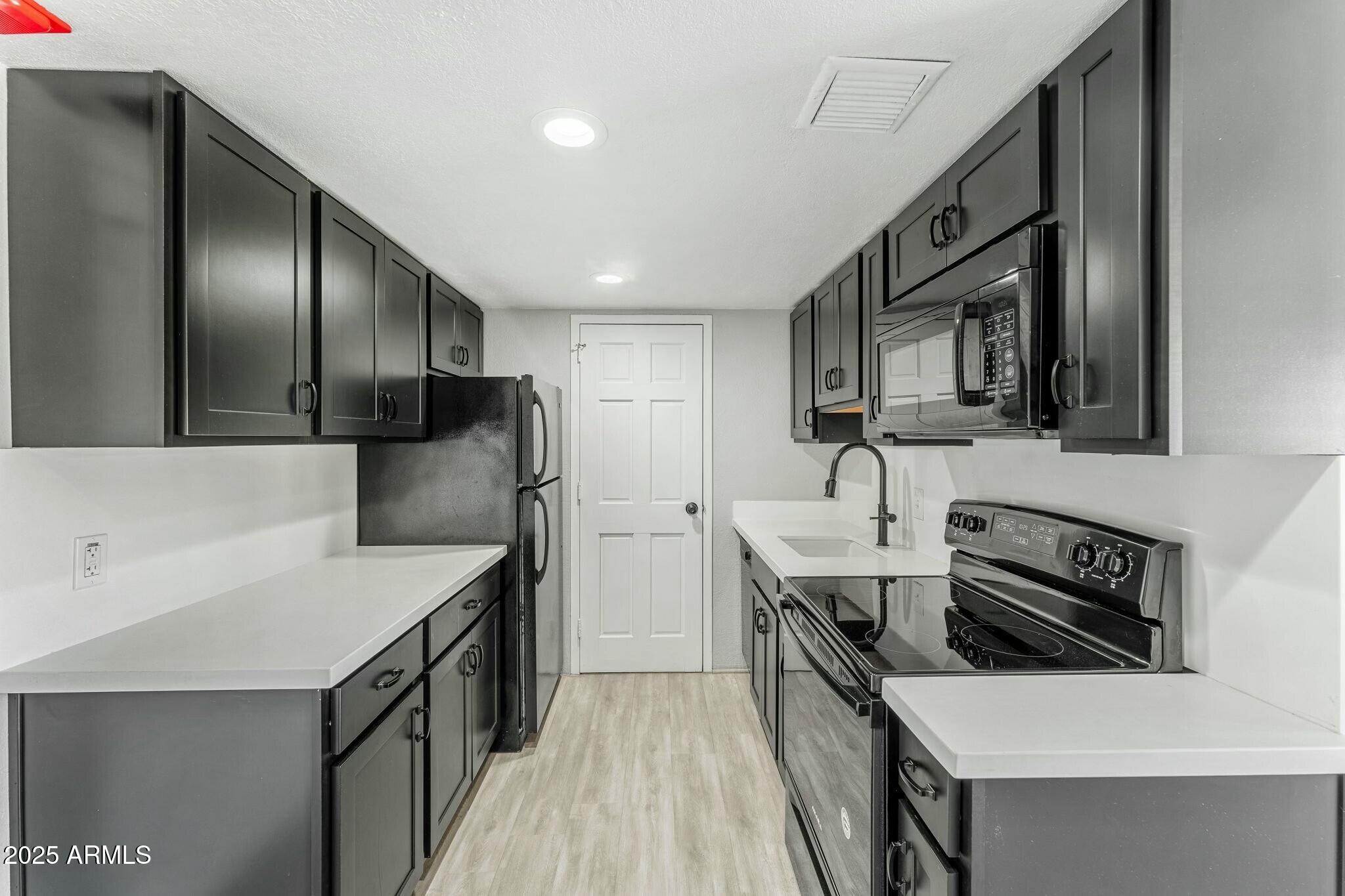805 North 4th Avenue, Unit 609 Phoenix, AZ 85003 - Photo 11 of 34 805 N 4th Ave 609 | The Embassy