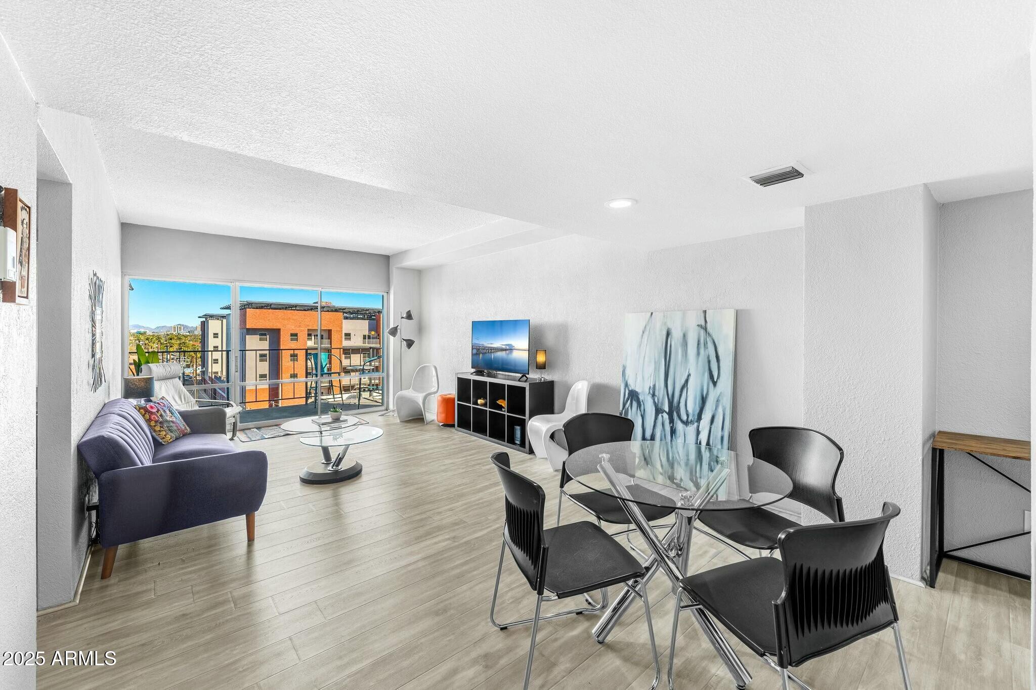 805 North 4th Avenue, Unit 609 Phoenix, AZ 85003 - Photo 3 of 34 805 N 4th Ave 609 | The Embassy