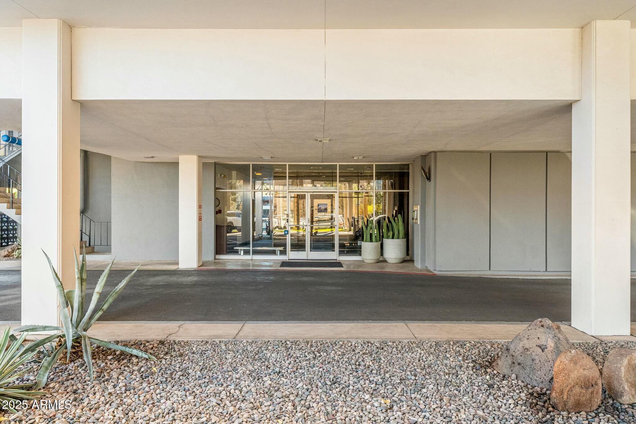 805 North 4th Avenue, Unit 609 Phoenix, AZ 85003 - Photo 5 of 34 805 N 4th Ave 609 | The Embassy