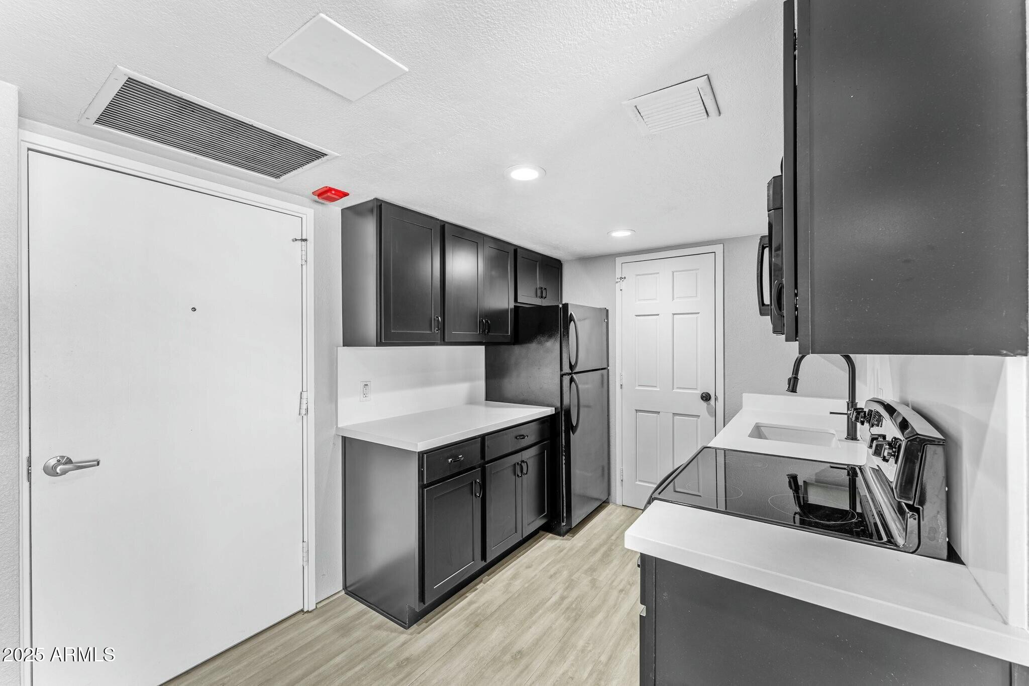 805 North 4th Avenue, Unit 609 Phoenix, AZ 85003 - Photo 10 of 34 805 N 4th Ave 609 | The Embassy