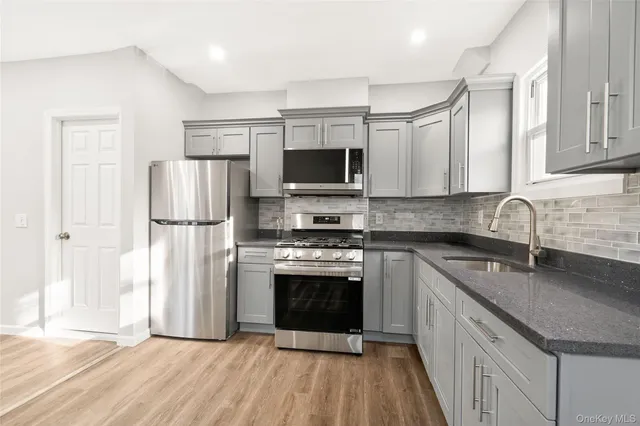 $2,300 | 21 Elysian Avenue, Unit C, Nyack, NY 10960