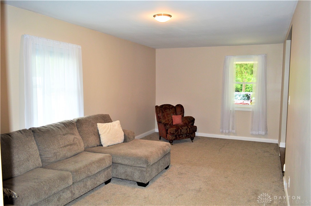5278 Weidner Road Springboro, OH 45066 - Photo 11 of 29 Family???????????????????????? Room