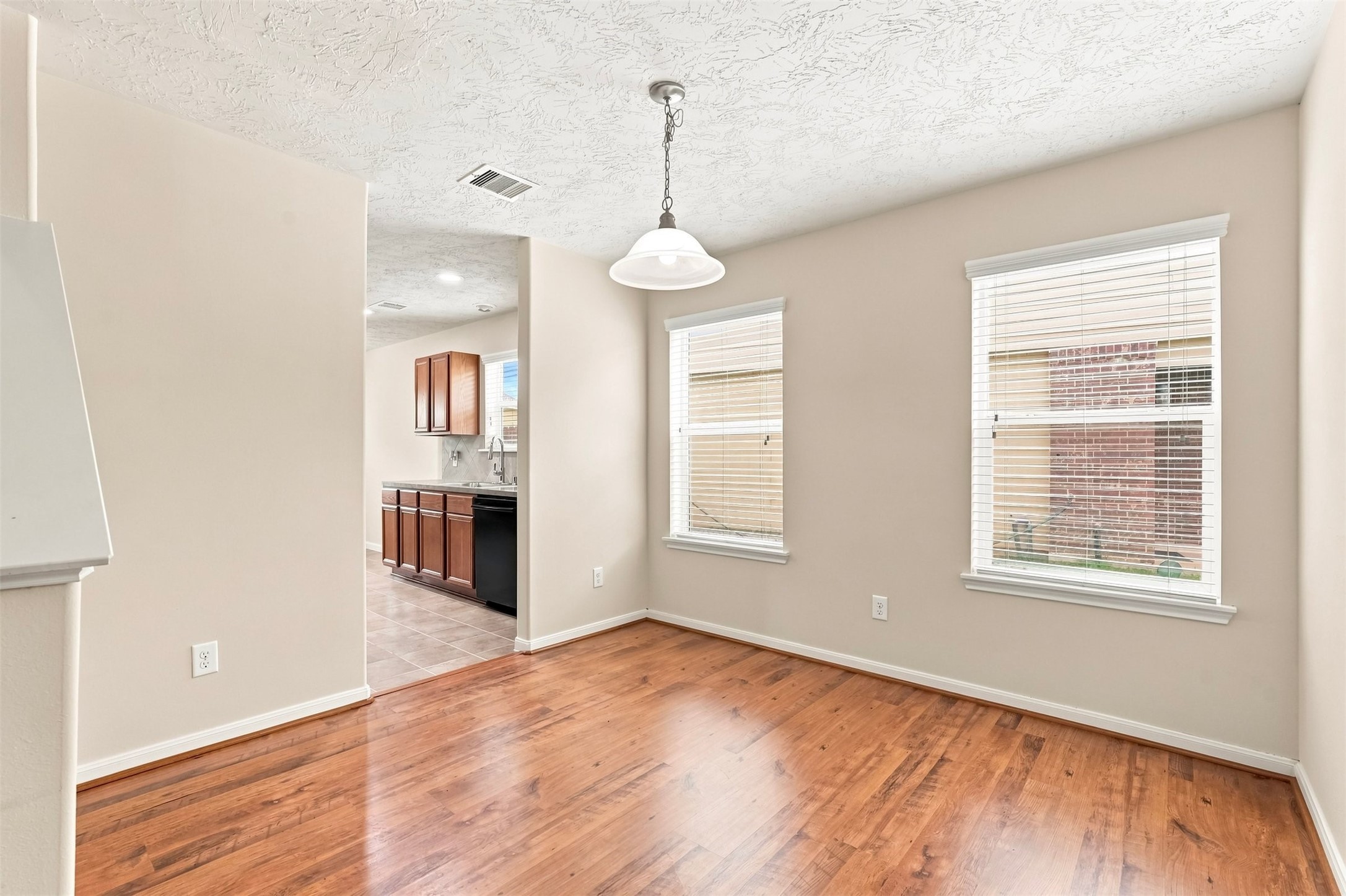 12563 Chiswick Road Houston, TX 77047 - Photo 6 of 24 Gallery Image 6