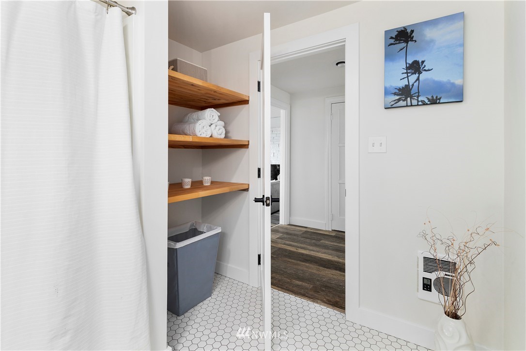 14422 Glen Acres Road Southwest Vashon, WA 98070 - Photo 11 of 30 Gallery Image 11