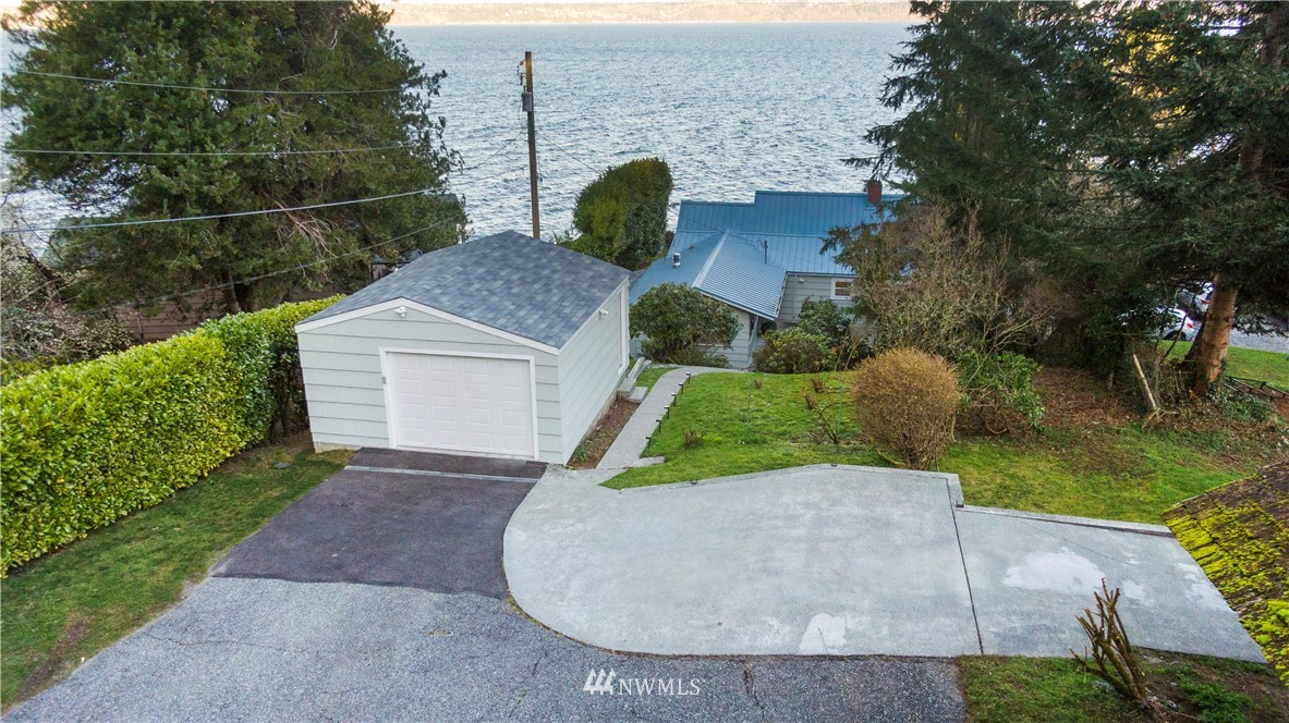 14422 Glen Acres Road Southwest Vashon, WA 98070 - Photo 4 of 30 Gallery Image 4