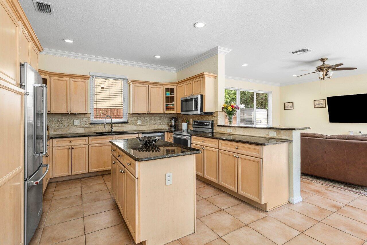 20269 Monteverdi Circle Boca Raton, FL 33498 - Photo 17 of 71 012-20269MonteverdiCircle-BocaRaton-FL-3