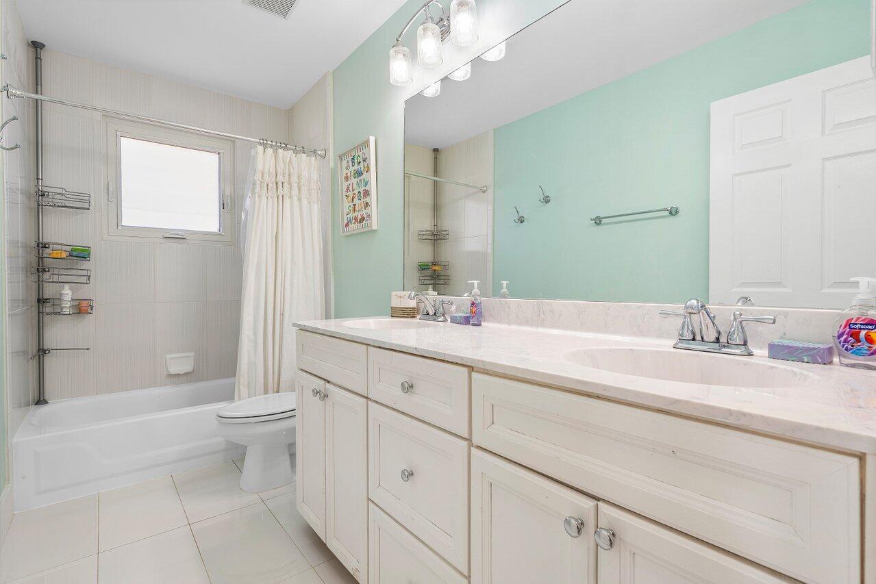 20269 Monteverdi Circle Boca Raton, FL 33498 - Photo 32 of 71 018-20269MonteverdiCircle-BocaRaton-FL-3