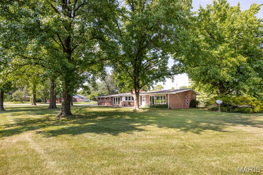 1101 Old Baldwin Road New Athens, IL 62264 - Photo 5 of 46