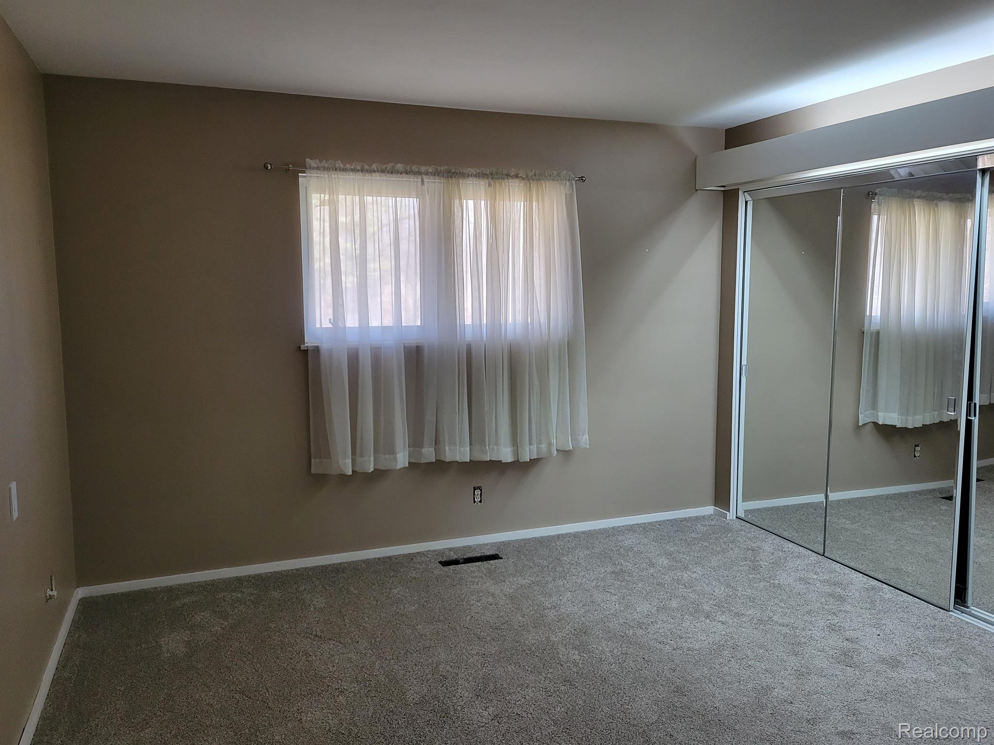 3211 Shannon Road Burton, MI 48529 - Photo 9 of 17 Gallery Image 9