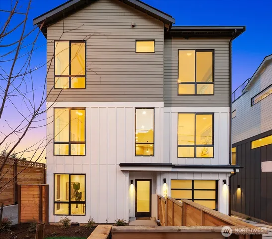 $1,295,000 | 4420 1st Avenue Northeast, Seattle, WA 98105