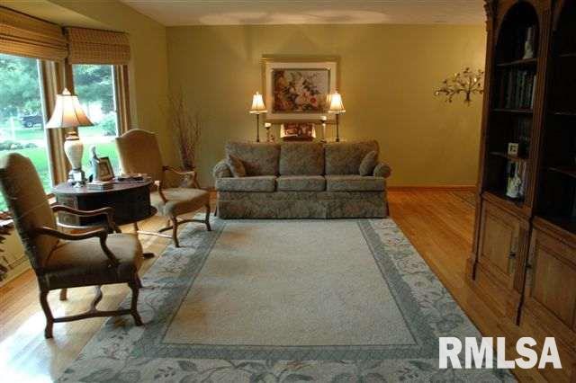 2847 Fairhaven Road Davenport, IA 52803 - Photo 6 of 9 Gallery Image 6