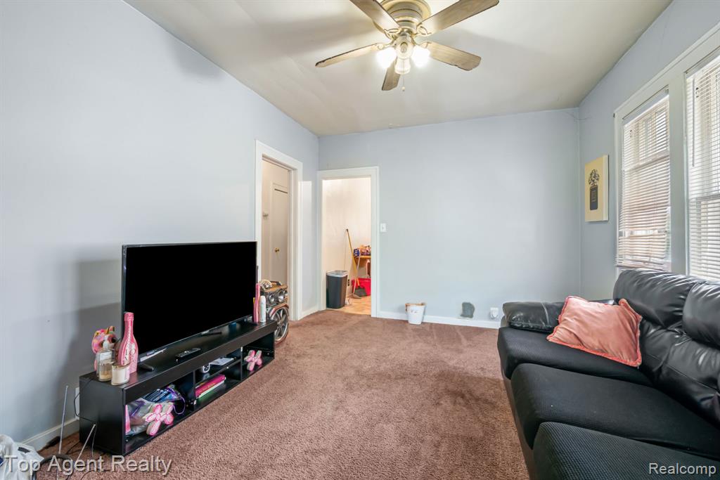 3958 Buckingham Detroit, MI 48224 - Photo 10 of 45