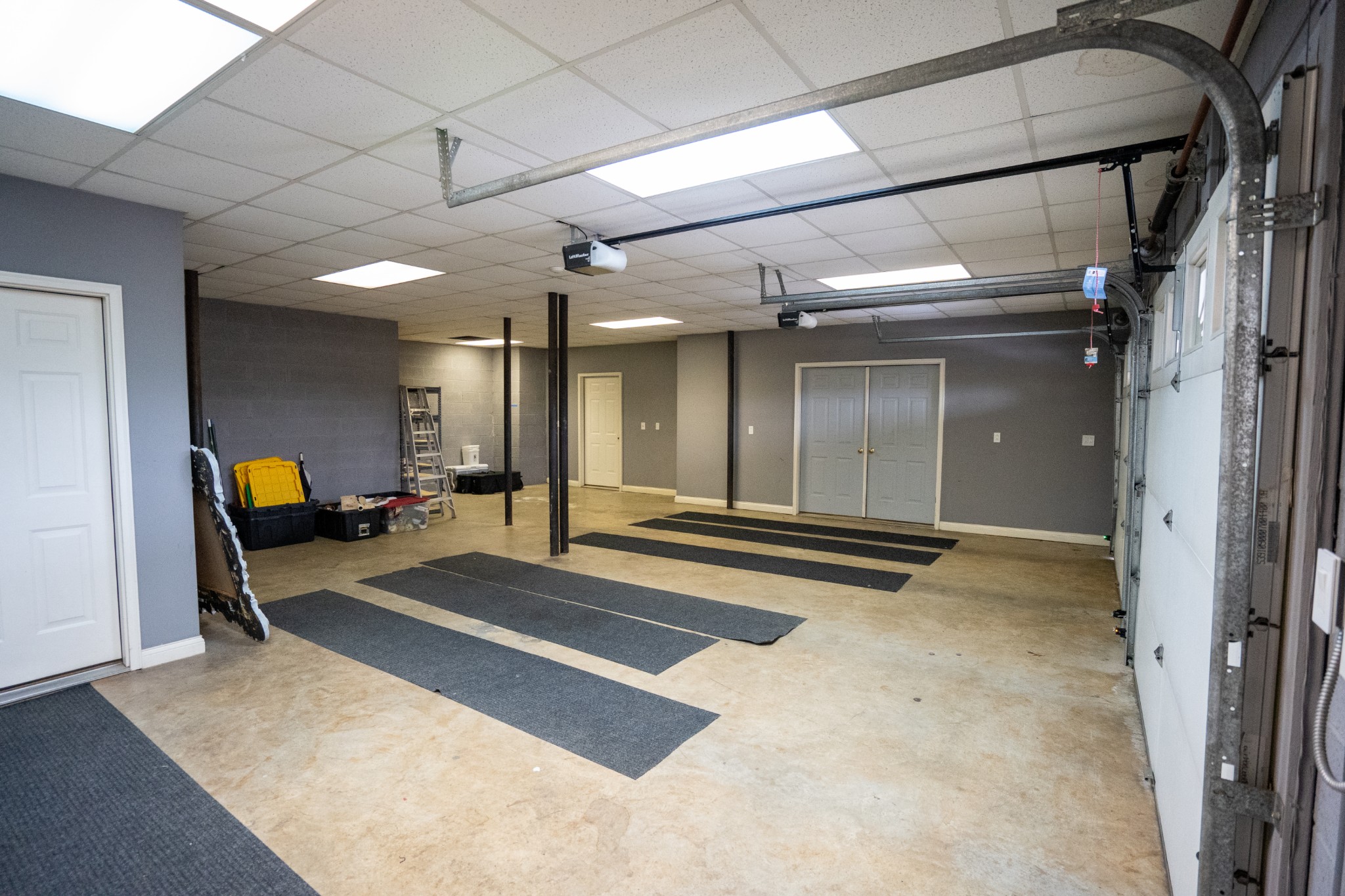 156 Eagle Pointe Springfield, TN 37172 - Photo 28 of 36 a view of a livingroom with furniture and a gym