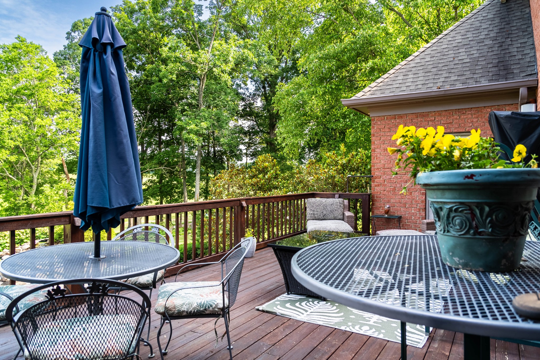 156 Eagle Pointe Springfield, TN 37172 - Photo 31 of 36 a view of a chairs and table in the balcony