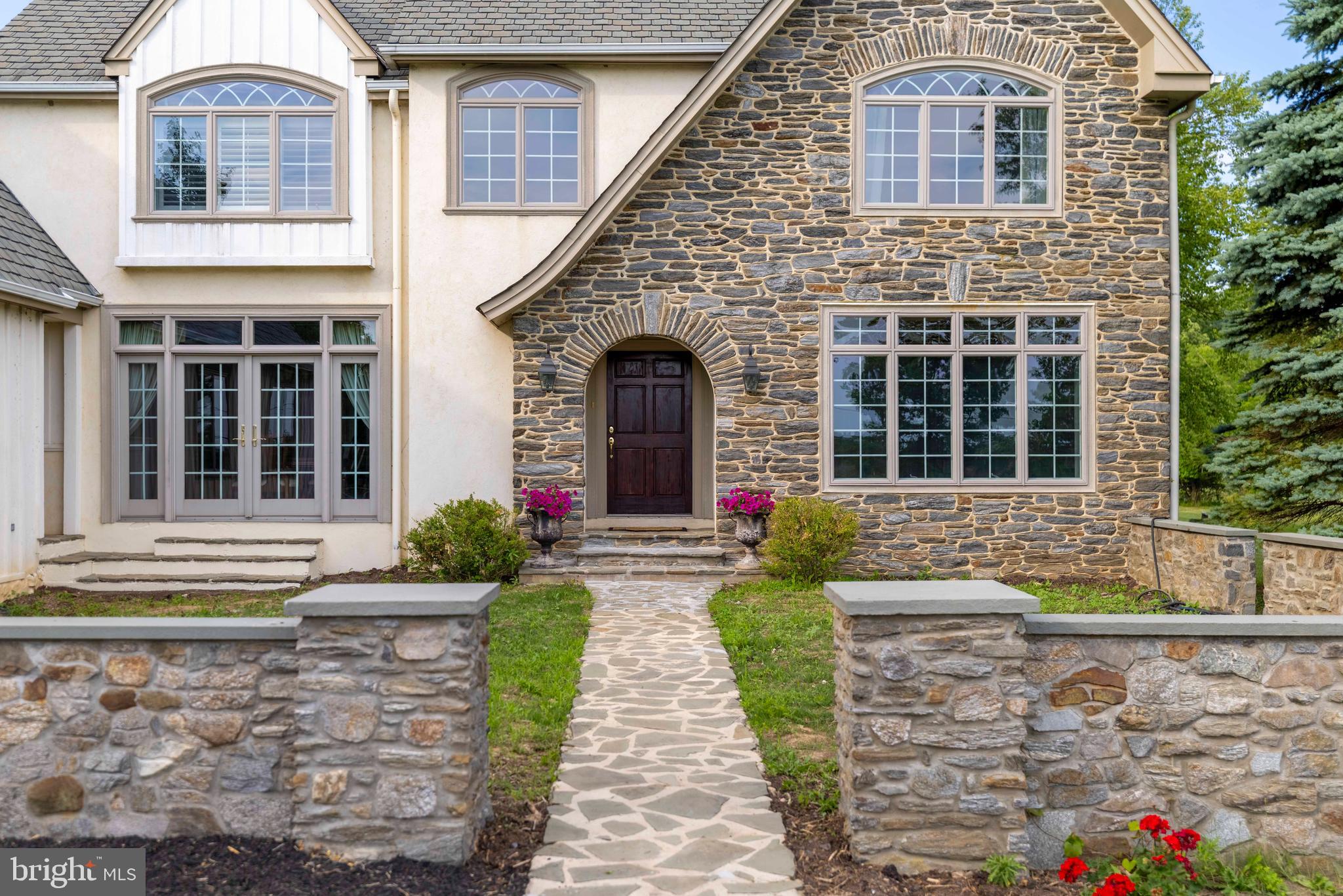 265 Walter Road Chalfont, PA 18914 - Photo 4 of 83 Beautiful natural stone entry