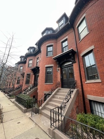 93 East Brookline Street, Unit 2 Boston, MA 02118 - Photo 2 of 8 a house view with a outdoor space