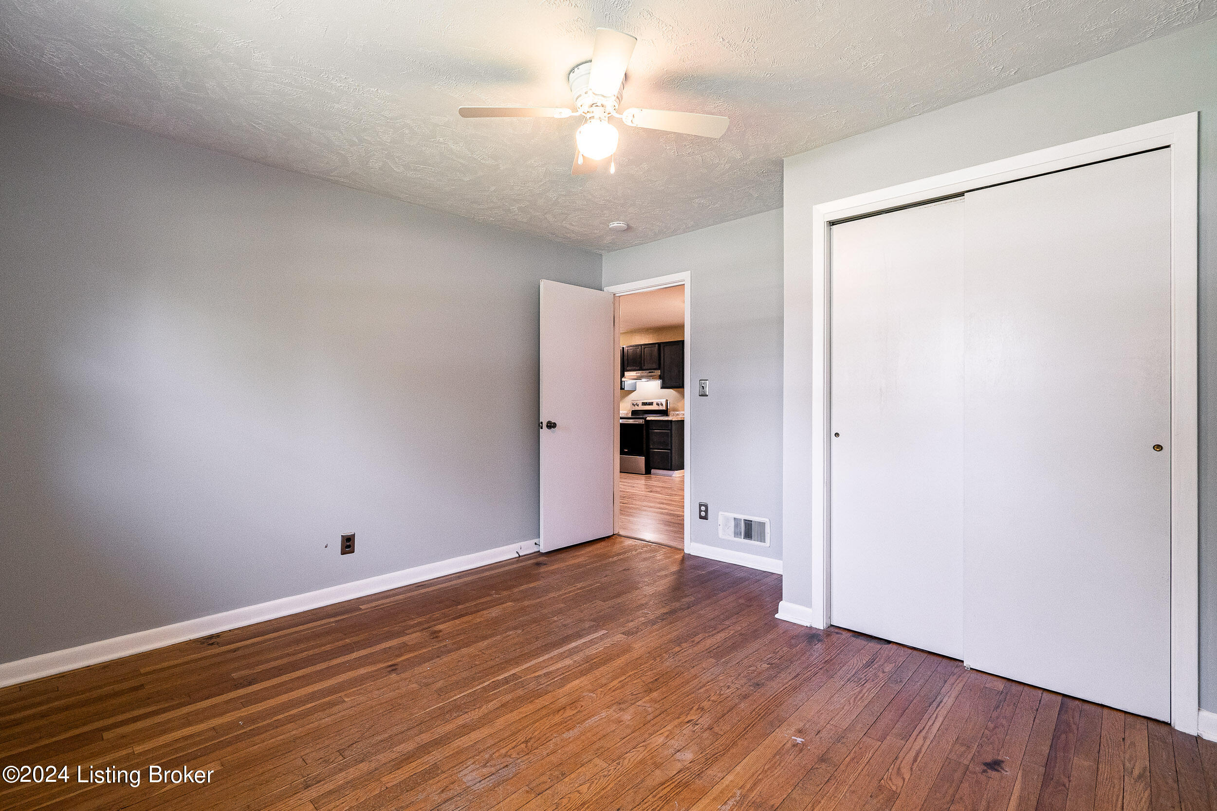 6421 Fernview Road Louisville, KY 40291 - Photo 27 of 52 6421 Fernview Road-41