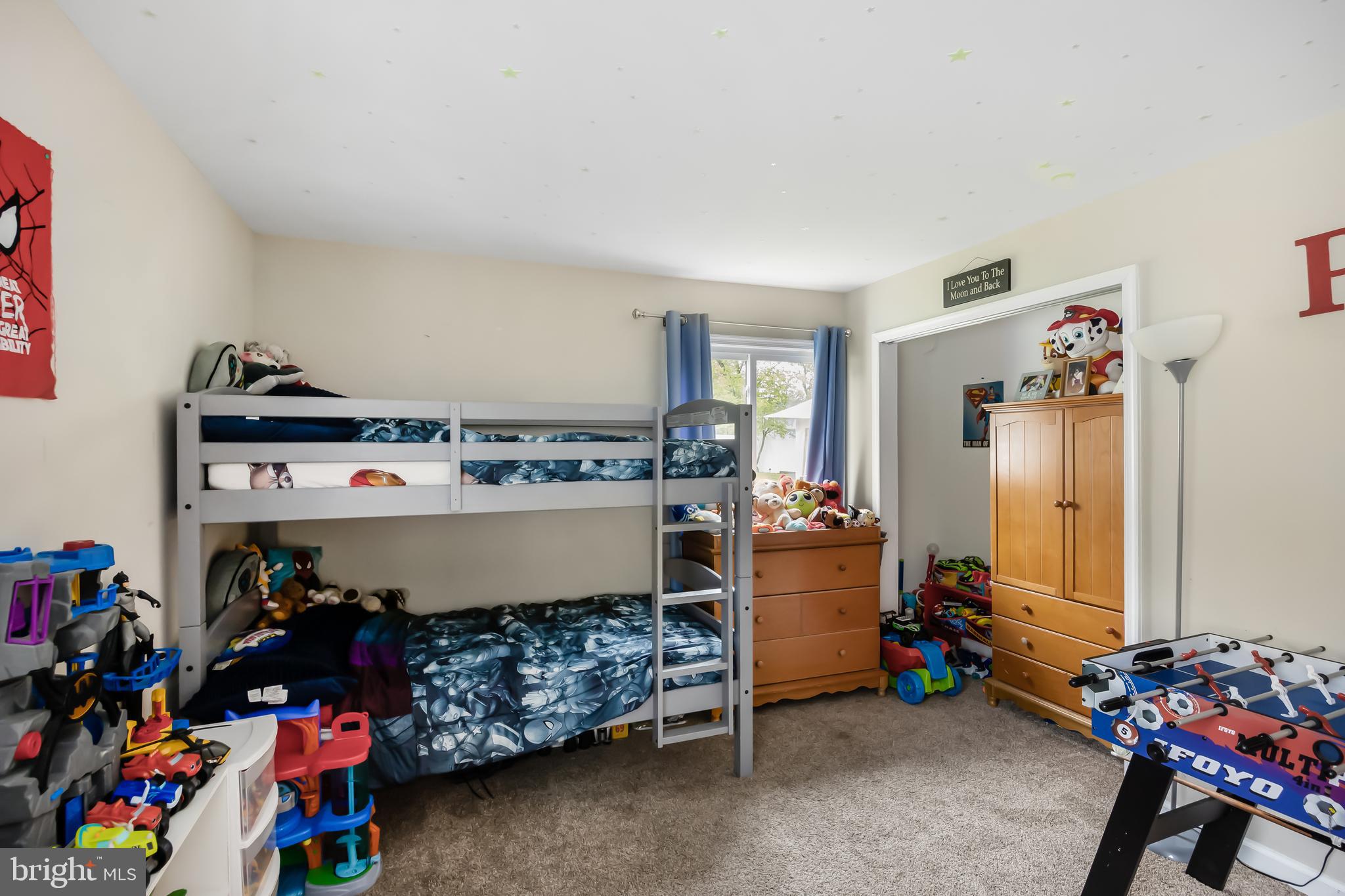 37 Peoria Lane Sicklerville, NJ 08081 - Photo 17 of 27 Large main floor bedroom