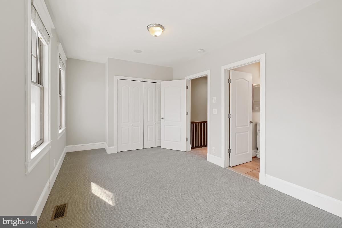 249 11th Street Southeast Washington, DC 20003 - Photo 18 of 30