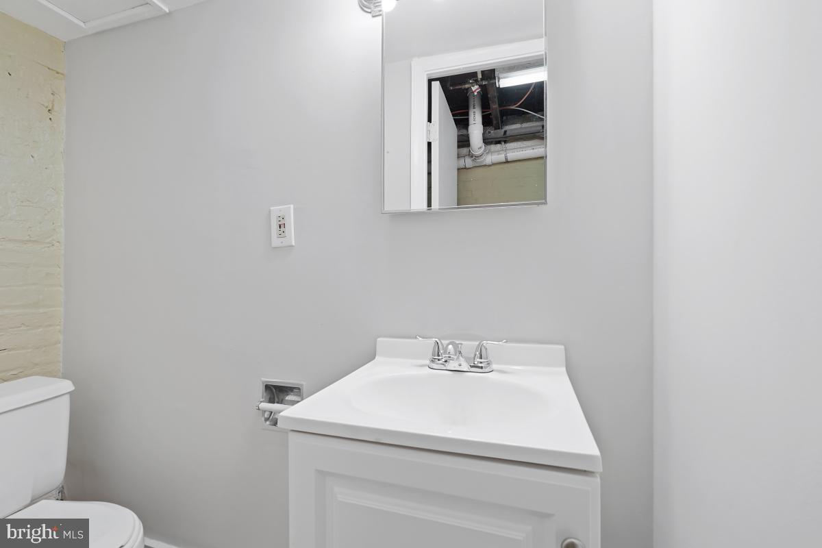 249 11th Street Southeast Washington, DC 20003 - Photo 27 of 30