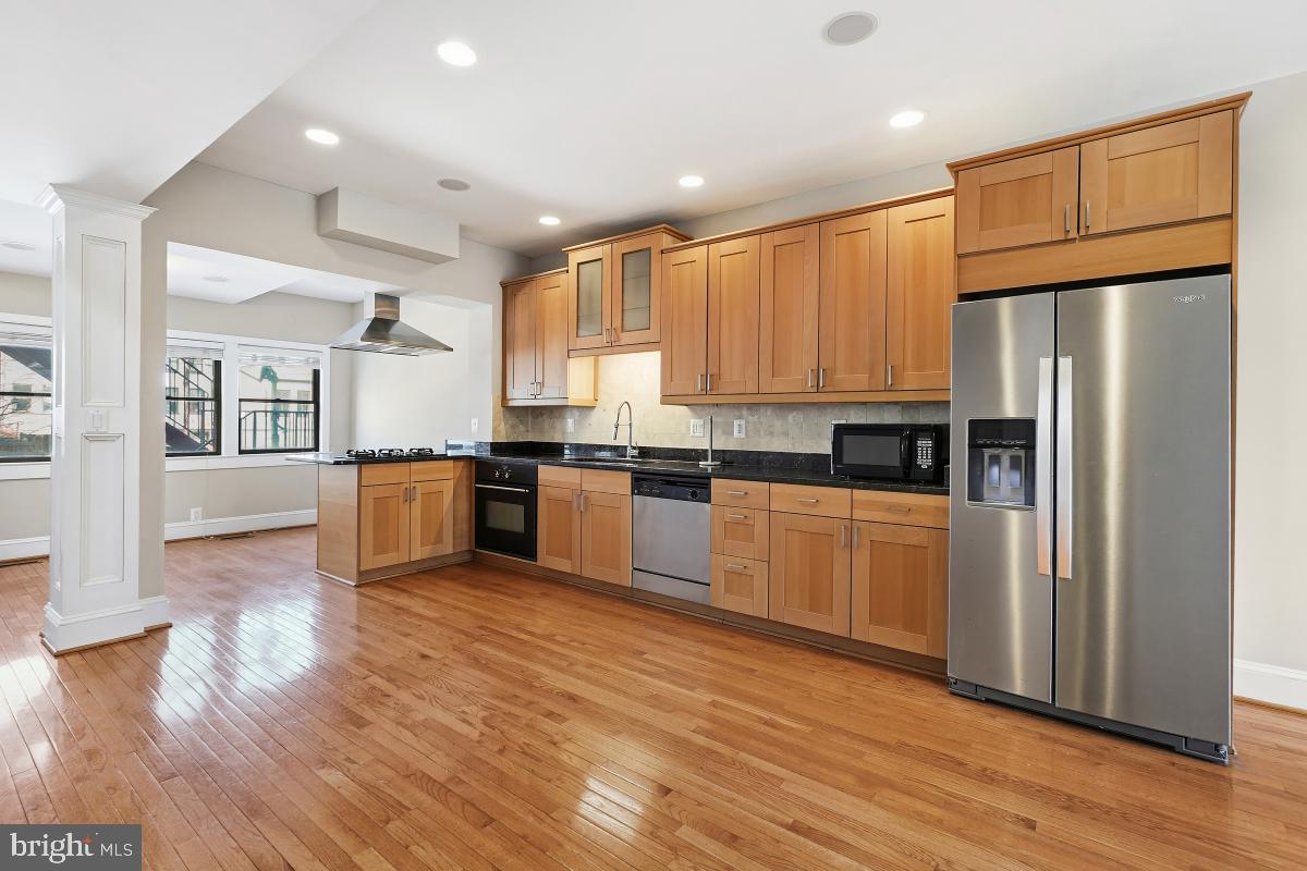 249 11th Street Southeast Washington, DC 20003 - Photo 8 of 30