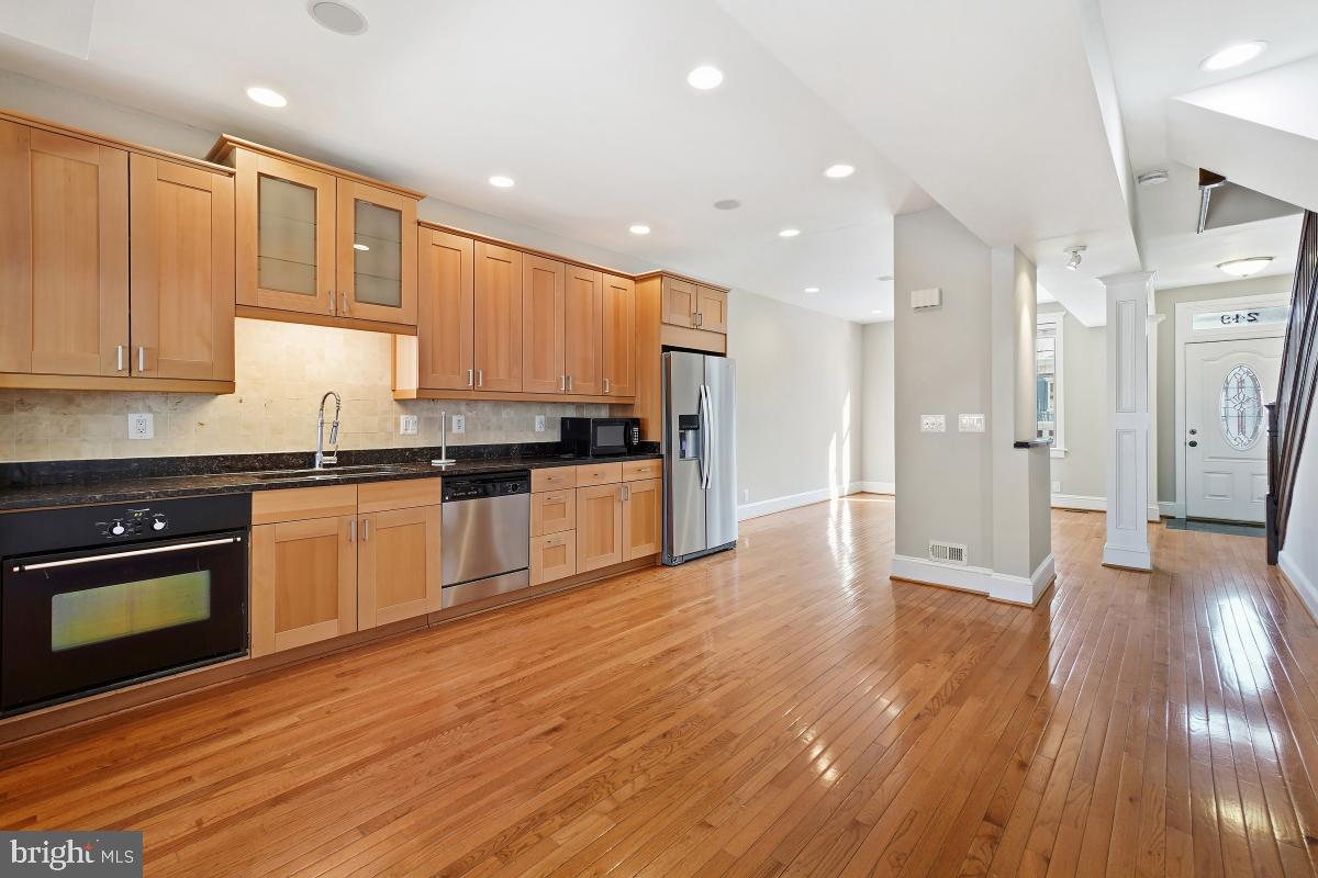 249 11th Street Southeast Washington, DC 20003 - Photo 10 of 30