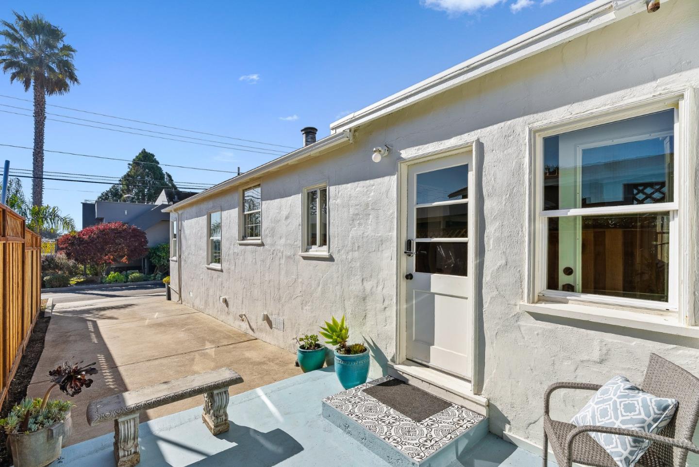 320 Hillcrest Drive Aptos, CA 95003 - Photo 5 of 36 a backyard of a house with seating space