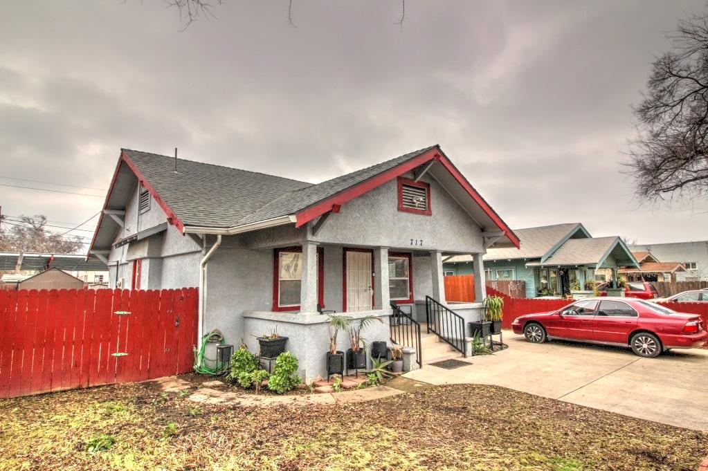717 2nd Street Modesto, CA 95351 - Photo 2 of 50