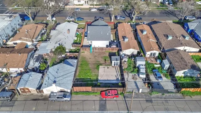 $359,000 | 717 2nd Street, Modesto, CA 95351