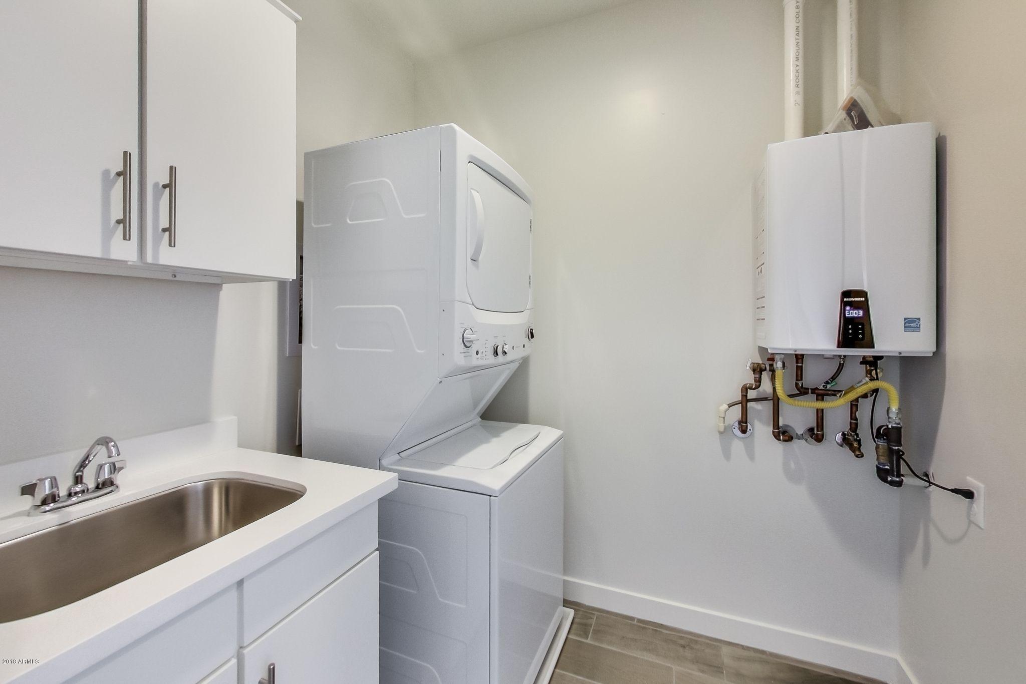 325 East Coronado Road, Unit 7 Phoenix, AZ 85004 - Photo 20 of 29 Laundry Room