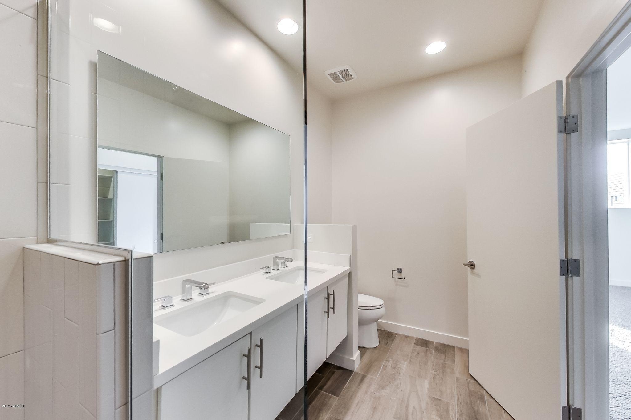 325 East Coronado Road, Unit 7 Phoenix, AZ 85004 - Photo 25 of 29 Master Bath